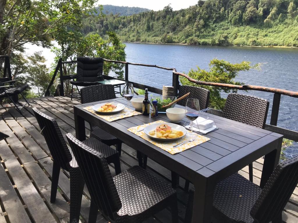 ESPECTACULAR CASA EN LAGO HUILLINCO | CHILOE