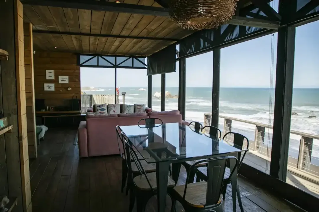 EXCLUSIVA CASA EN PRIMERA LINEA | MATANZAS