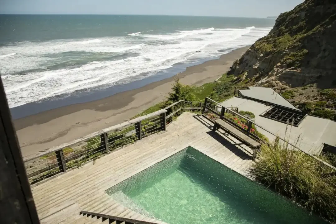 EXCLUSIVA CASA EN PRIMERA LINEA | MATANZAS