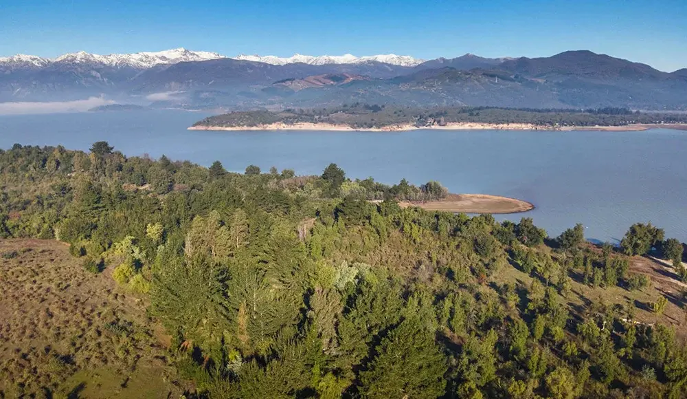 EXCLUSIVO CONDOMINIO A ORILLAS DEL LAGO COLBUN