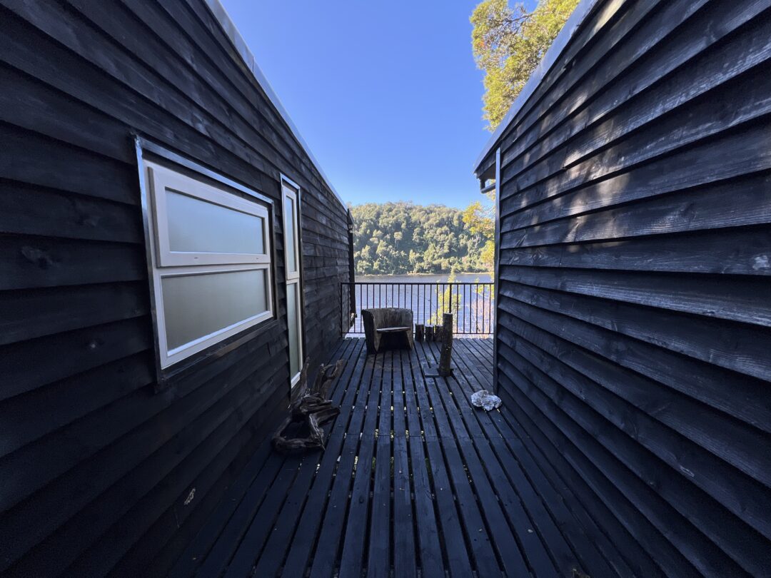 ESPECTACULAR CASA EN LAGO HUILLINCO | CHILOE