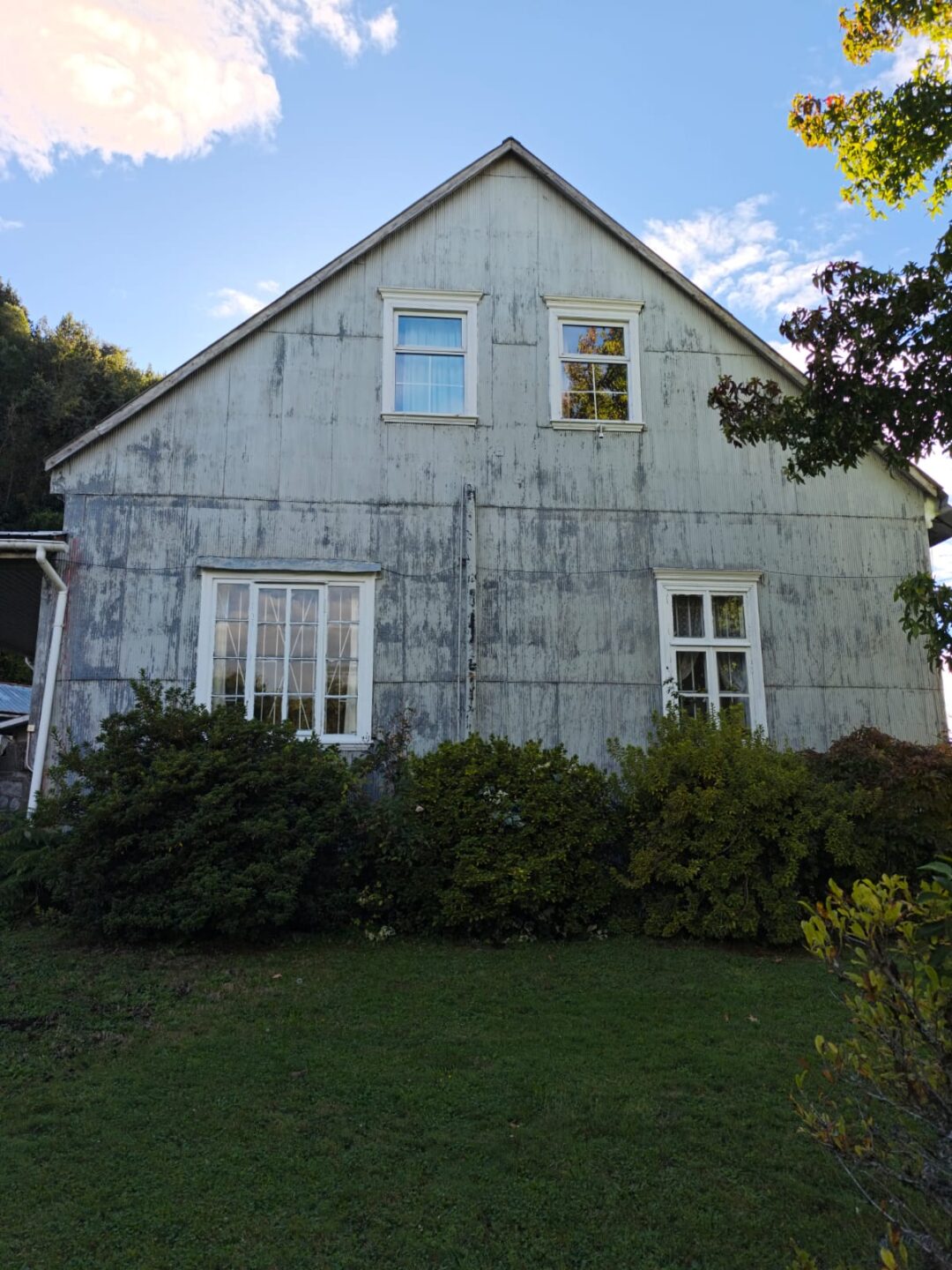 CASONA DE COLONOS EN FRUTILLAR BAJO - 1,47 Ha