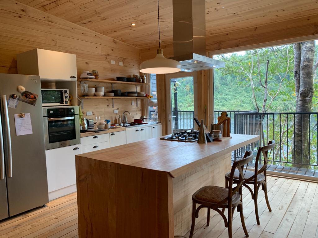 ESPECTACULAR CASA EN LAGO HUILLINCO | CHILOE